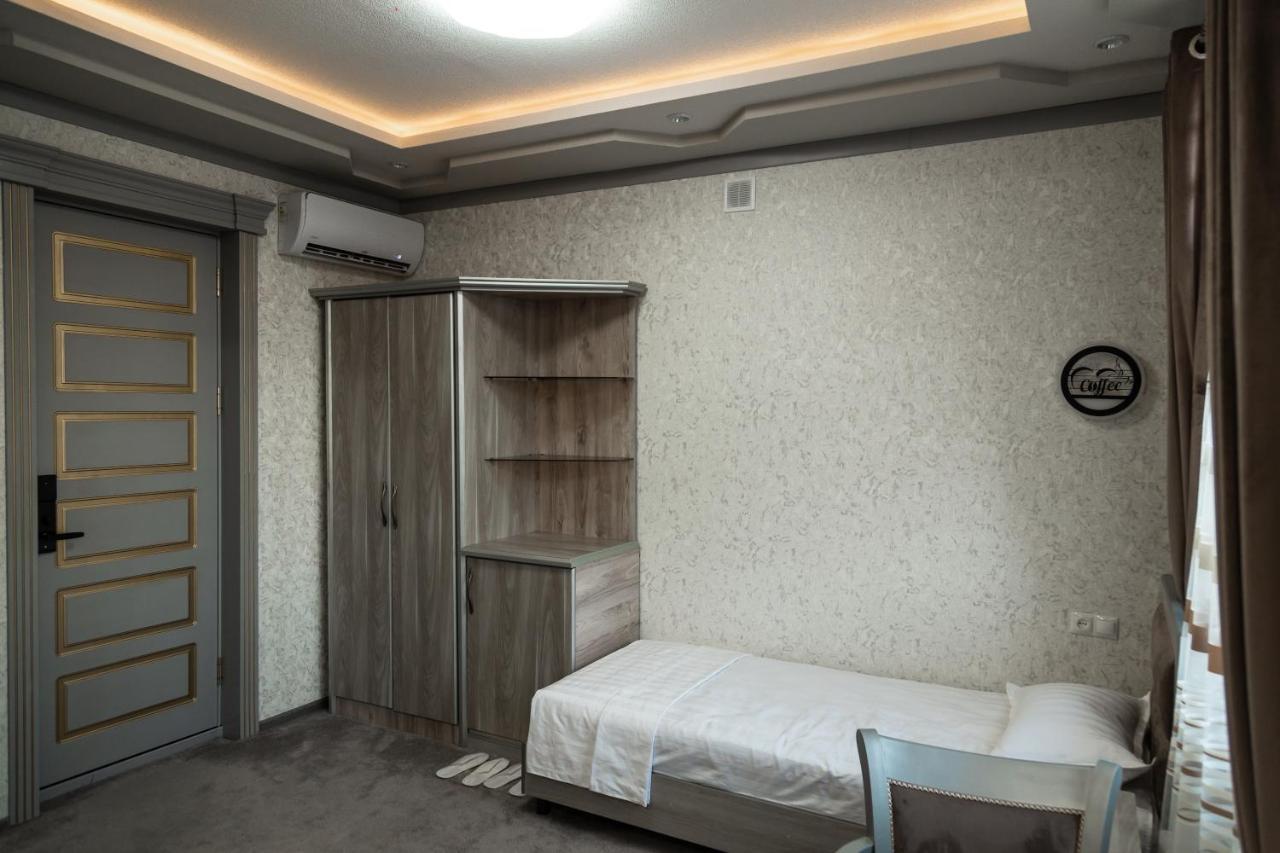 Diyor Hotel Marghilon Екстериор снимка