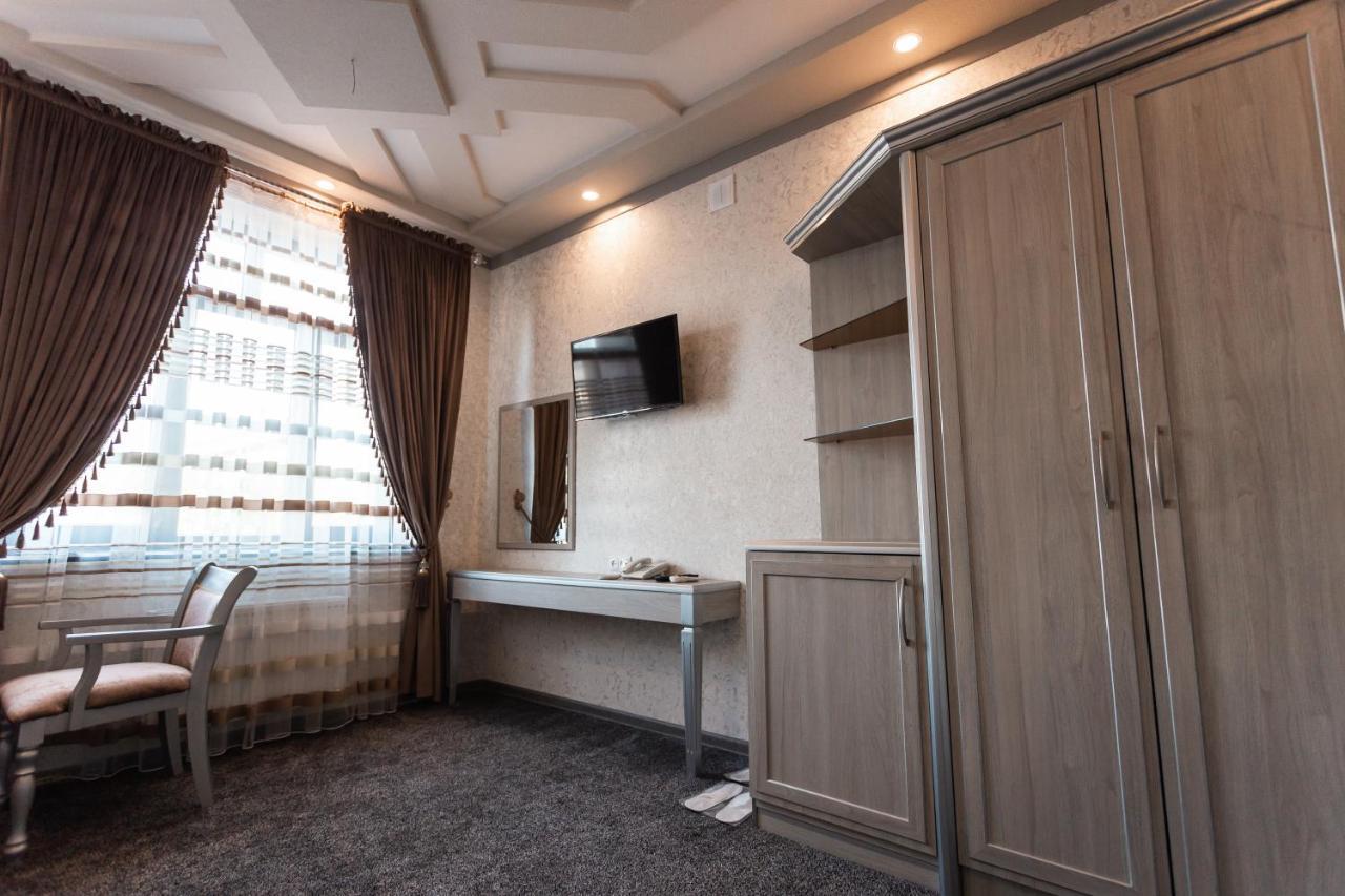 Diyor Hotel Marghilon Екстериор снимка