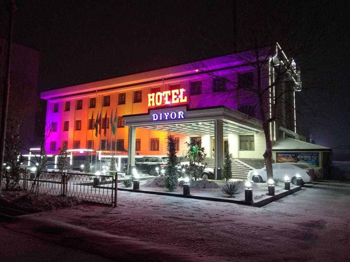 Diyor Hotel Marghilon Екстериор снимка