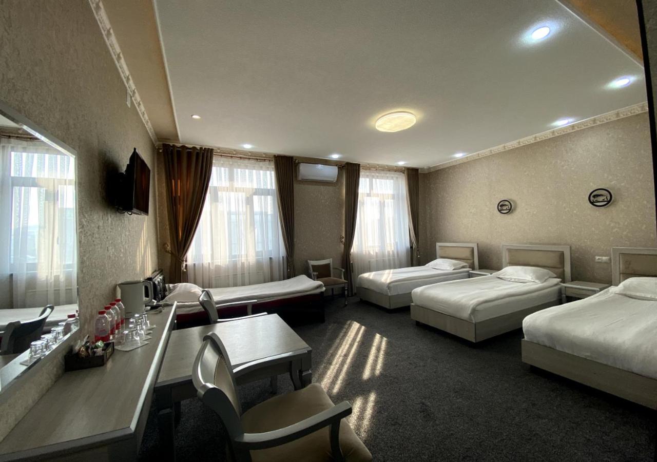 Diyor Hotel Marghilon Екстериор снимка