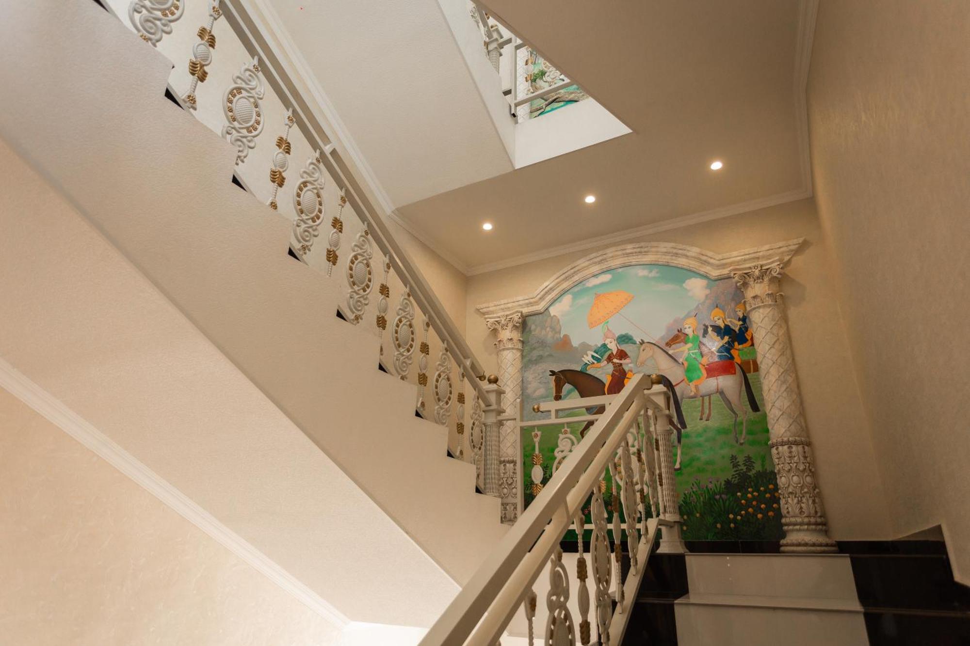 Diyor Hotel Marghilon Екстериор снимка