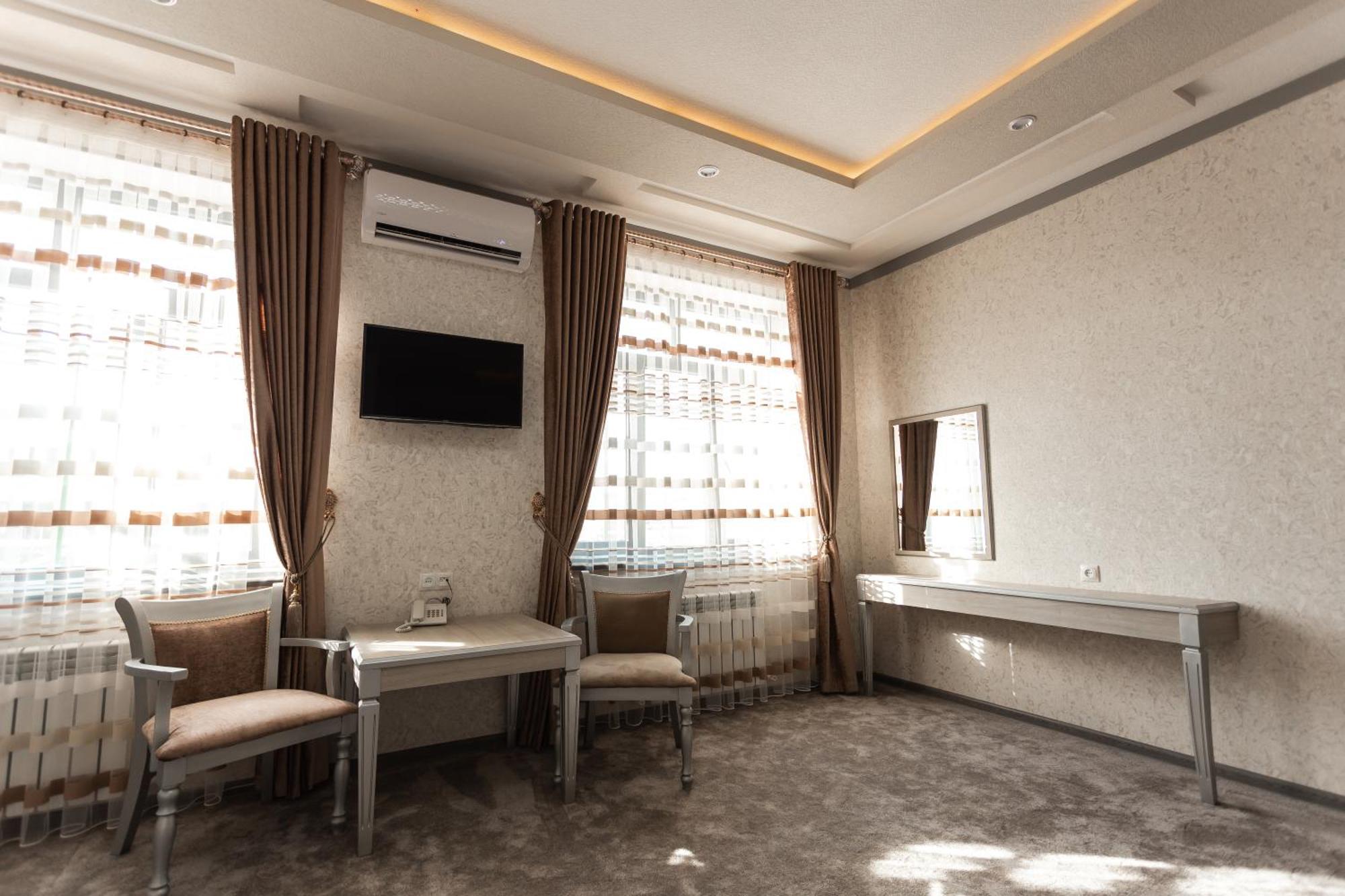 Diyor Hotel Marghilon Екстериор снимка